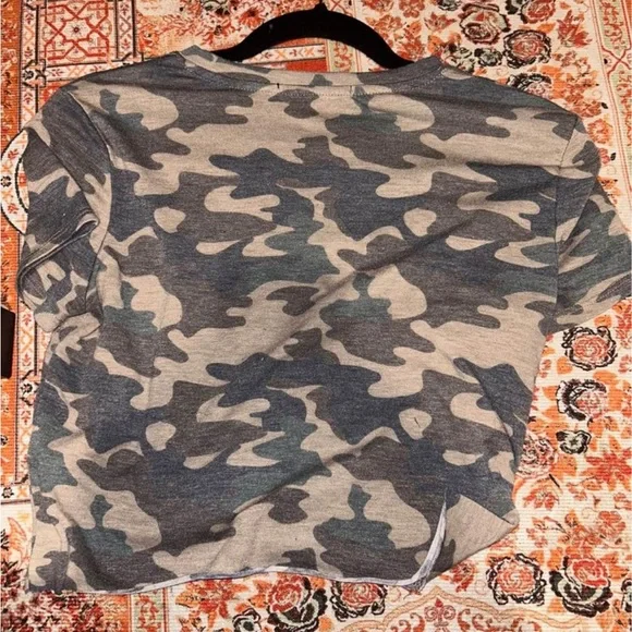 Cropped army green, smoke free home! Size small - Picture 2 of 3